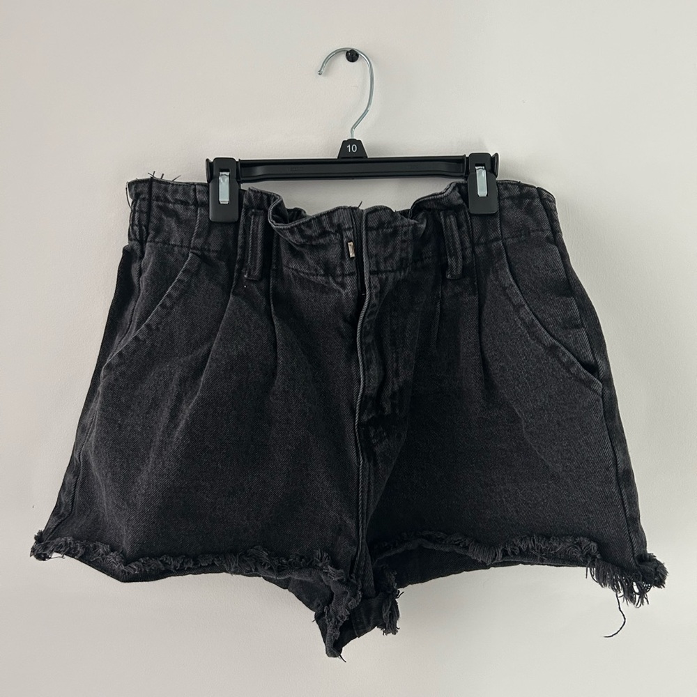 Forever 21 Black Frayed Hem Jean Shorts
